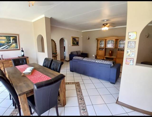 3 BEDROOM HOUSE FOR SALE IN RIVERSDALE